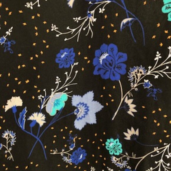 NWOT Torrid Floral Plus Blouse Tunic Blue on Black Cap Sleeves V Neck 3X XXXL - Picture 3 of 6